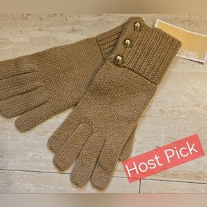 NWT MICHAEL Michael Kors Stylish Tan Knit Gloves with Gold Button Accents